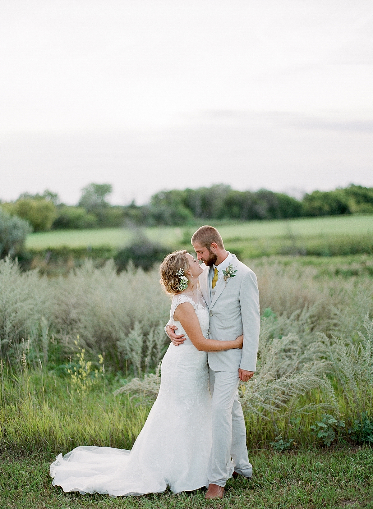 Farm Wedding by Golden Veil Photography | Bismarck, North Dakota